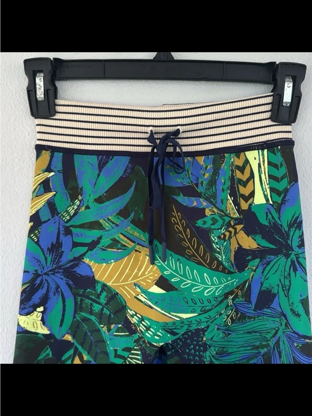 Aerie Offline green tropical drawstring waistband stretch bike shorts medium